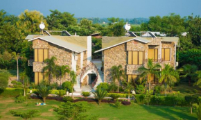 Bento The Roar Resort